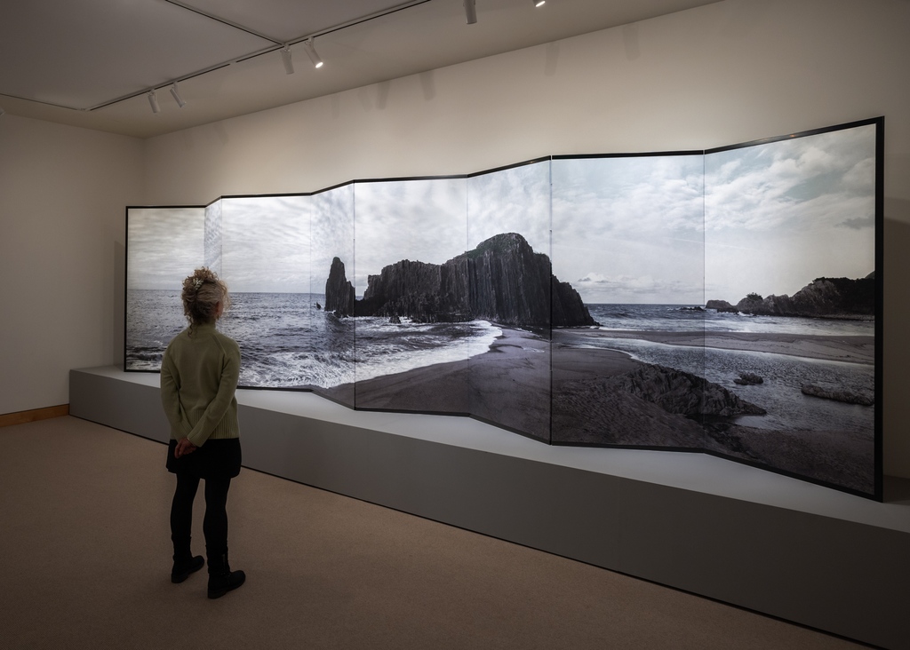 FraenkelGallery's tweet photo. Two important new bodies of work by #HiroshiSugimoto are now on view in our gallery through December 22, 2023. The show presents folding screens and calligraphic works made with photographic materials, on view in the U.S. for the first time.

➡️ Explore: https://t.co/DvdtipppTE https://t.co/ehn7gm7tSl