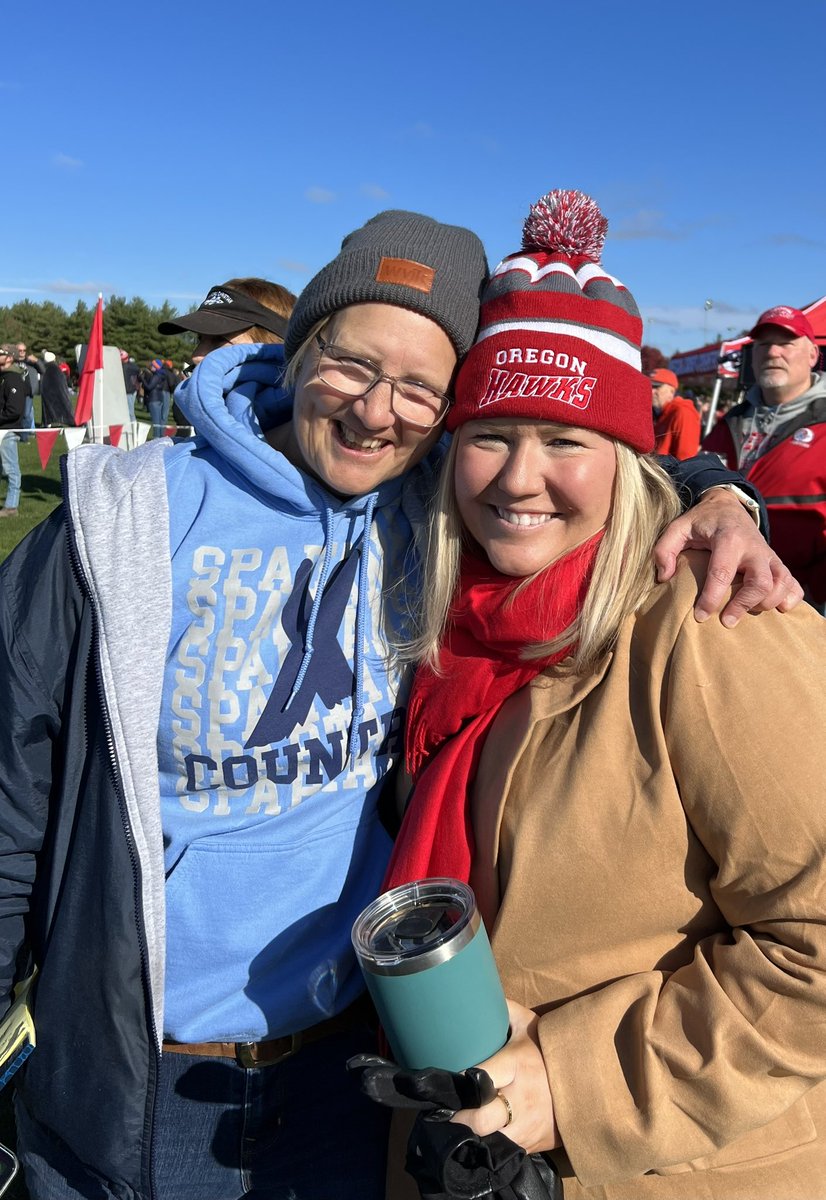 shannoncremeens's tweet photo. So proud of our Oregon Hawks girls cross country team. Way to go!! I also ran into my former teacher/colleague who traveled north for Ridgewood! Up next, playoff football. #ProudOregonHawk #IHSACrossCountrySectionals https://t.co/lgbUXjBmCp