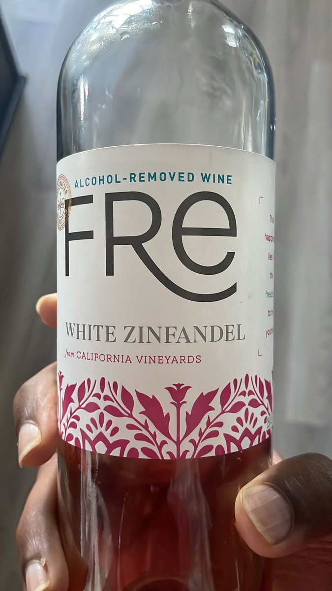 yvsajay's tweet photo. So they sell Alcohol free wine !! 🤔 https://t.co/220xqiVhNx