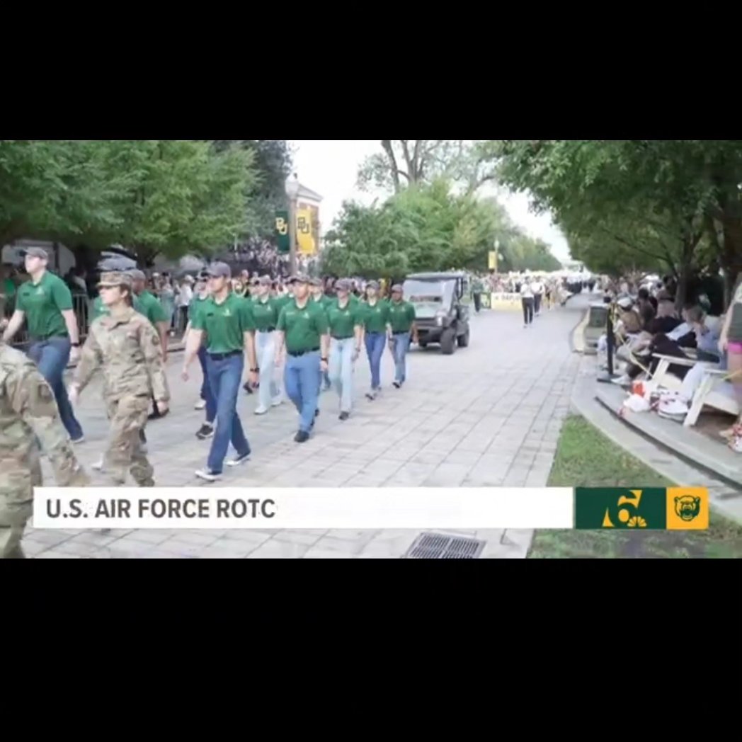 Rockcee8's tweet image. So proud Dante!!! #baylorhomecoming #parade #afrotc #showthemwhoyouare #proudmama