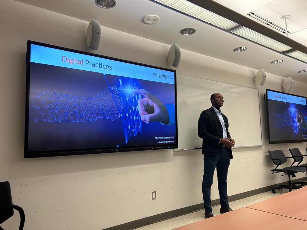 mayur_p_joshi's tweet image. That is @speak2ab (AB) presenting his work on Digital Practices at the Telfer Research Seminar Series, @Telfer_uOttawa @uOttawa! We not only learned new constructs about digital &quot;x&quot; but also new metaphors to understand those new constructs. lnkd.in/euckuk8C
