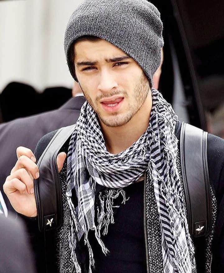 mediaforzquad's tweet photo. In 2014, when Israel launched their attacks on Gaza, Zayn Malik was one of the few celebrities who tweeted in support of Palestine &amp; met with death threats. Despite this, his first public appearance after the threats was wearing a “Keffiyeh” that represents Palestinian solidarity https://t.co/gV44BHoyKg