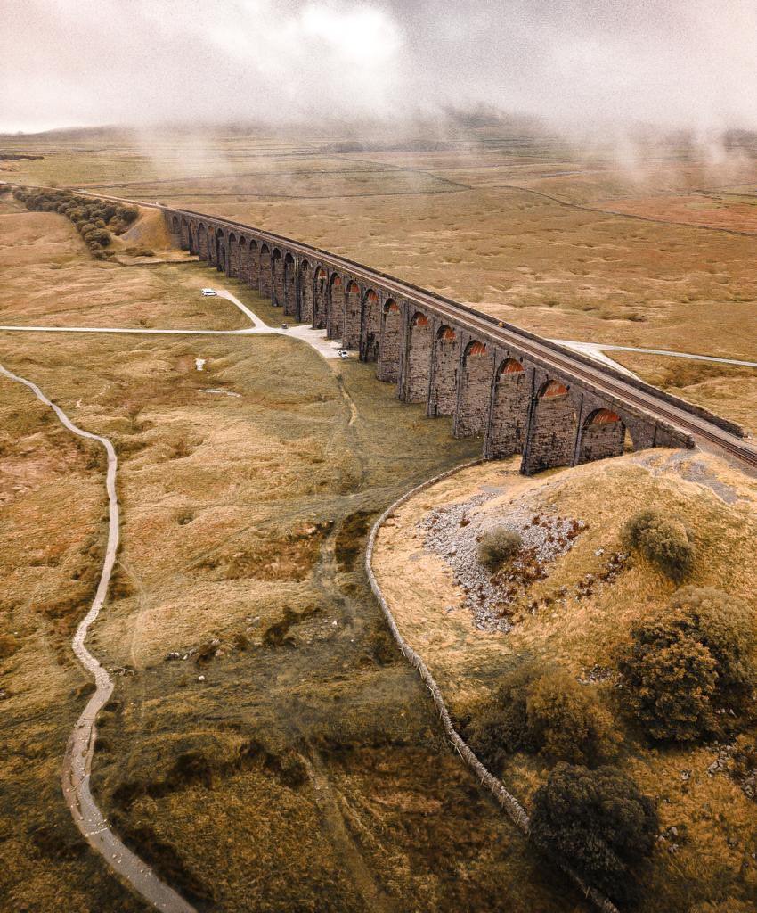 PMoochers's tweet photo. We were travelling from The Lakes to Hawes in the Yorkshire Dales. Not knowing The Ribblehead Viaduct was on our route. I have wanted to see this for so long. (Alan’s says we already have, when doing the Yorkshire 3 Peaks, I must have been to shattered to remember) it’s amazing https://t.co/ByTvgqyTLI