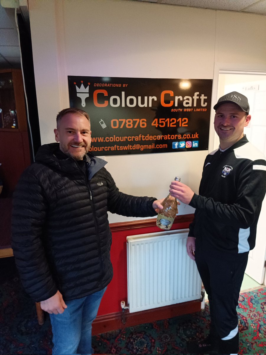 ABUFCSocial's tweet image. Today's @colourcraftsw man of the match in a superb 4-1 win was Calum Biggins. Prize presented by Chris King of Colour Craft SW, sponsor of The Stags