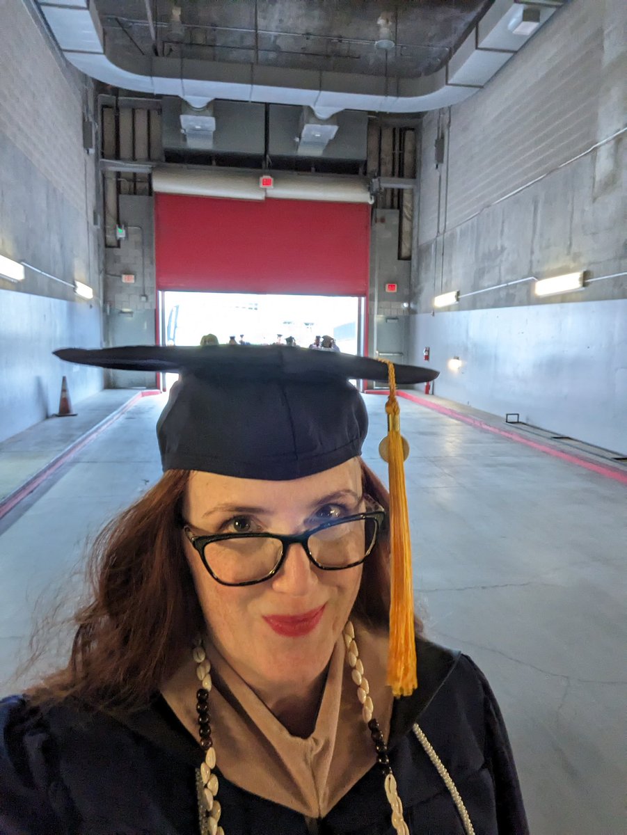 SeamsterHeidi's tweet photo. Who knew I'd be here with TWO business Masters degrees? Not me #yethereweare. Thanks, WGU, for making this possible for a middle-aged single lady working full-time and trying to figure things out. #wgugrad 🤟🏻🤘🏻 https://t.co/B4kBLKipiT