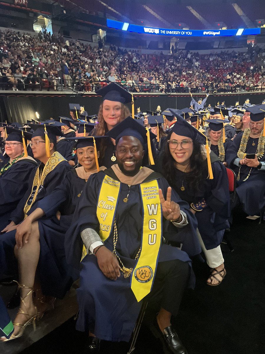 Tolvic's tweet photo. Group picture before the main event 😂🎓 #wgugrad #MBA https://t.co/YRhbaLtOkf
