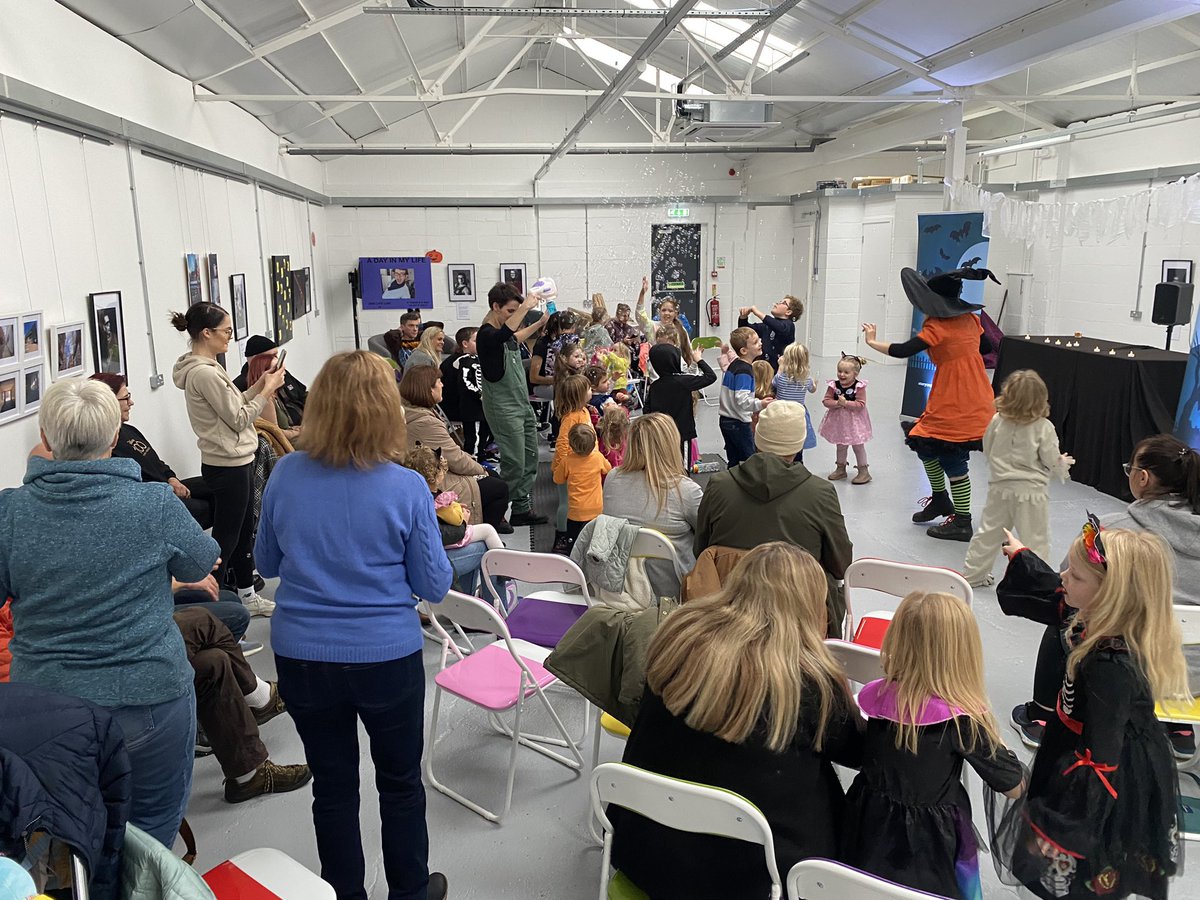 Today we welcomed @storycraftyork back to @FruitMarketHull to perform their Halloween show Bat, Cackle & Pop! This time it was in our wonderful new Pop Up space! Keep your eyes peeled for lots of new and exciting events in there by following @FruitMarketHull