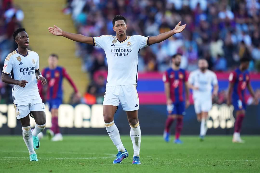 سوبر جود وقصة اول كلاسيكو يكتب له ويصبح حديث العالم
ويالها من قصة حكايتها تبدأ بفريق ضيعه انشيلوتي ونهايتها بهدفين لسوبر جود ليرسم البسمة ومبروك ياملوك وهلا مدريد