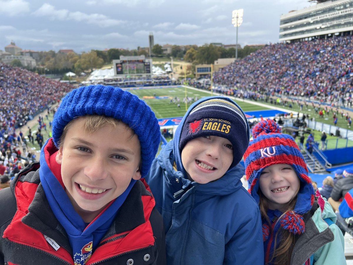 Thor_On's tweet photo. #KUFanpix https://t.co/RV9zoSBIy7