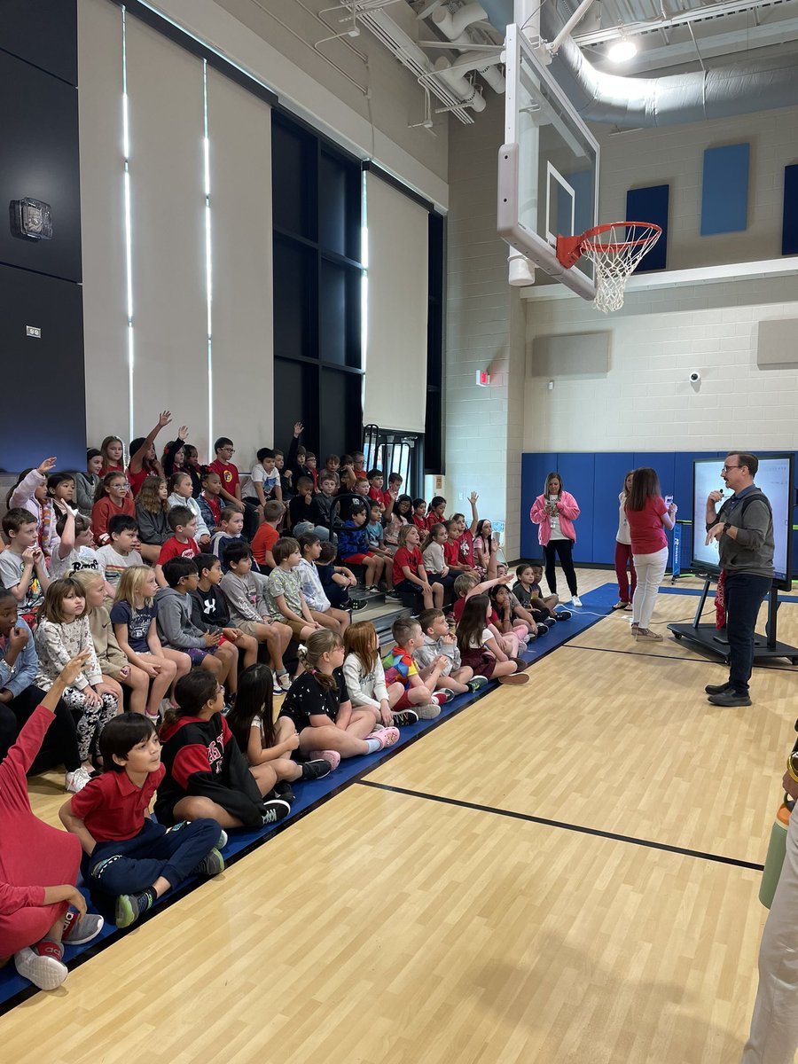 MrsBlasdel_DWE's tweet photo. Our PBL is underway! And we are lucky enough to have a teacher who spent 15 years in China to tell us all about the culture and their holidays! ๐จ๐ณ๐ฎ๐ @HumbleISD_DWE @humbleisd @edcoach_justin @humble_SocSt #PBL #learningisfun #thirdgrade #DWErocks https://t.co/Y5ACcmimIp