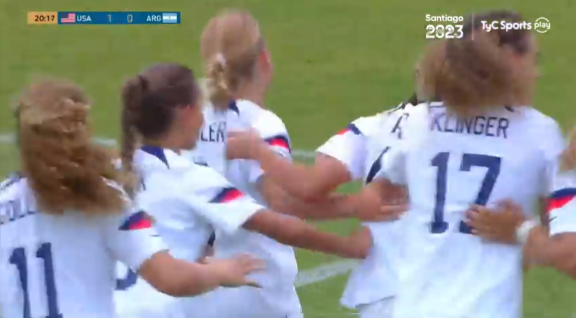TyC Sports Play (@tycsportsplay) on Twitter photo Por ahora, la victoria es para Estados Unidos 🇺🇸: en una ráfaga, las norteamericanas están 2-0 arriba ante Argentina 🇦🇷 en 20 minutos.
Mirá el partido EN VIVO por play.tycsports.com acá👉bitly.ws/YM8f
🎙 <a href="/EmiiLentini/">Emiliano Lentini</a> <a href="/MajoLezcano82/">Majo Lezcano</a>
#PanamericanosEnTyCSports Por ahora, la victoria es para Estados Unidos 🇺🇸: en una ráfaga, las norteamericanas están 2-0 arriba ante Argentina 🇦🇷 en 20 minutos.
Mirá el partido EN VIVO por play.tycsports.com acá👉bitly.ws/YM8f
🎙 <a href="/EmiiLentini/">Emiliano Lentini</a> <a href="/MajoLezcano82/">Majo Lezcano</a>
#PanamericanosEnTyCSports