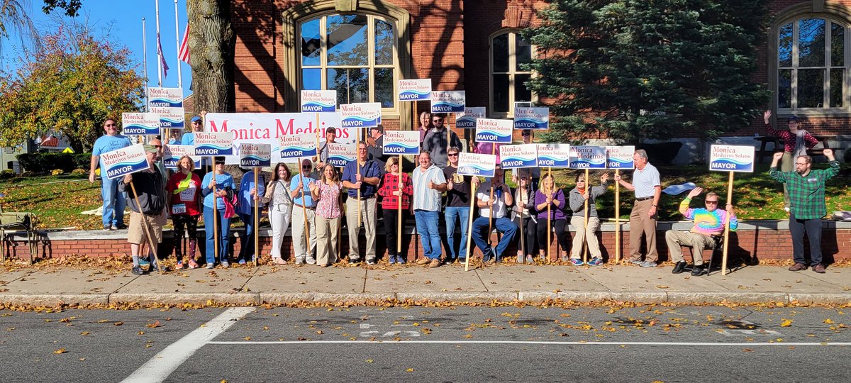 Big turn out on this beautiful day! Two weekends left til #ElectionDay! Be on the lookout for us coming to your door.  Go team!! #MelroseMA