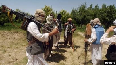 asadii_bangash7's tweet photo. Taliban is coming from Afghanistan,  crossing the Pakistan border, and fighting against Shia in Parachinar. Where is the Army? Where are the security agencies? 
Who is letting them come? This means they r imposing war on us.
#ParachinarBleeds #ParachinarUnderAttack 
#Parachinar
#Gaza #غزة_الآن