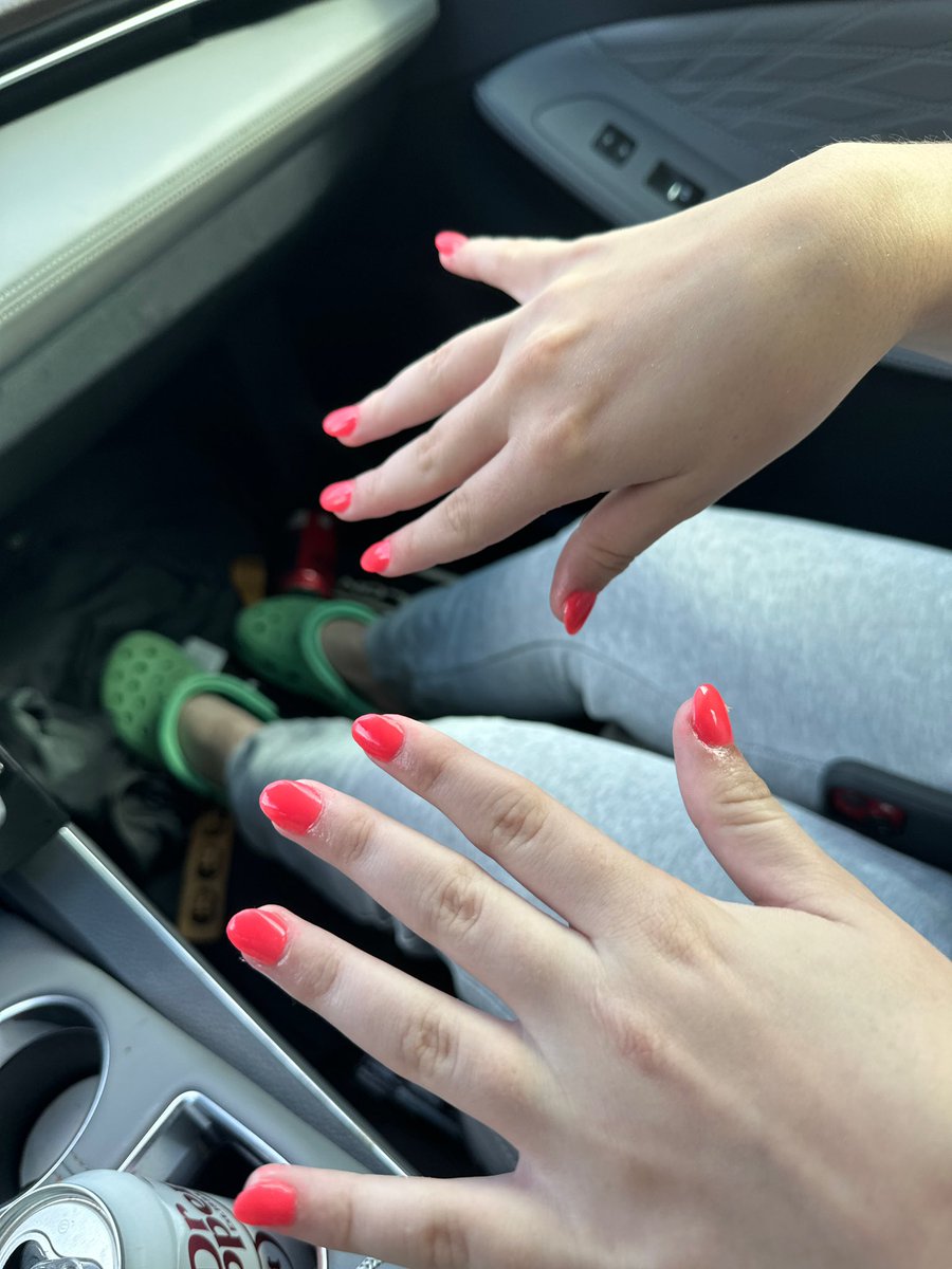 Sneketoshi's tweet photo. Mack thanks you all for allowing her to pay for her nails herself for tonight’s dance!! #SnakeDad https://t.co/y9EfzGpmOD