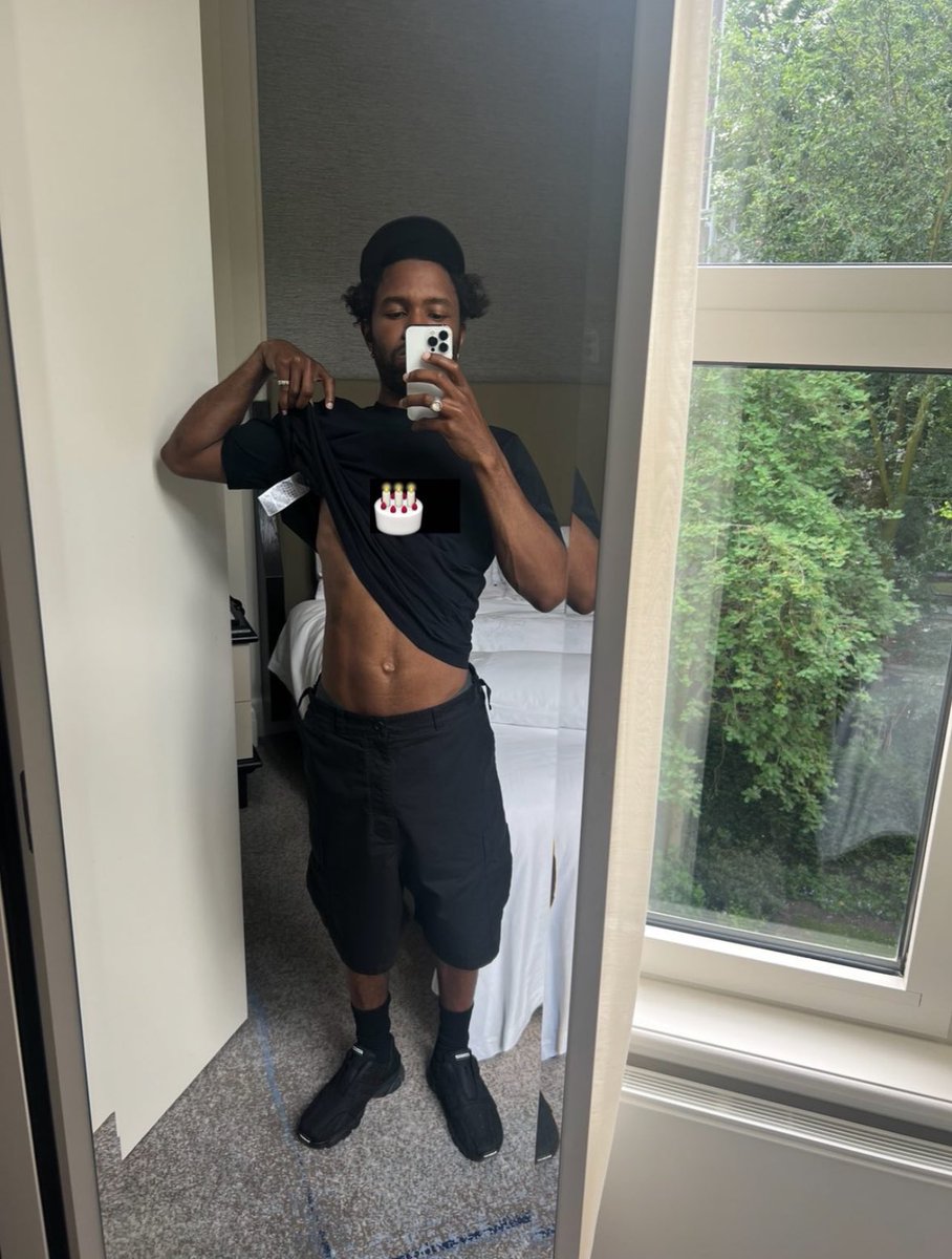 blahnded's tweet photo. Frank Ocean for his Birthday 🎂 https://t.co/n810knq987