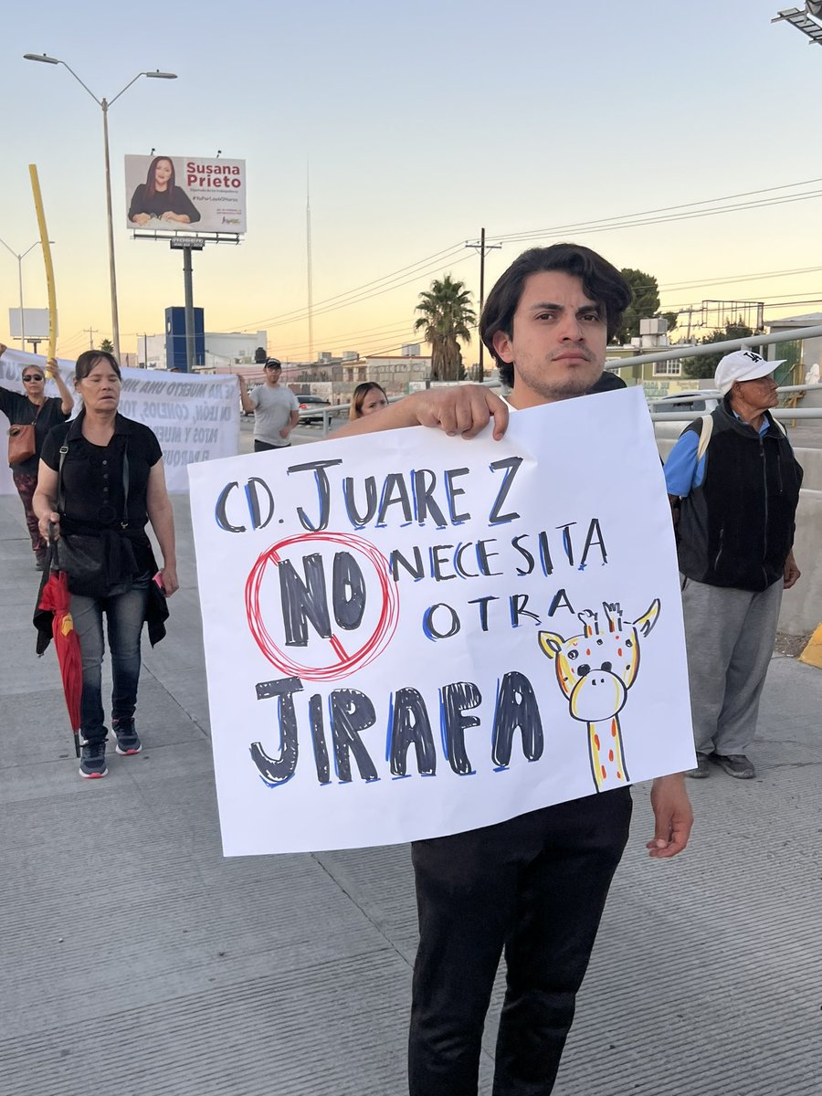 Los ciudadanos ya hicieron de TODO: se movilizaron en las calles, promovieron un amparo, hicieron ruido en las redes…

Y aun así, la jirafa Benito sigue viviendo en un lugar DEPRIMENTE en Ciudad Juárez. 

¿Qué tiene que pasar para que la trasladen a un lugar digno?

<a href="/PROFEPA_Mx/">PROFEPA</a>
