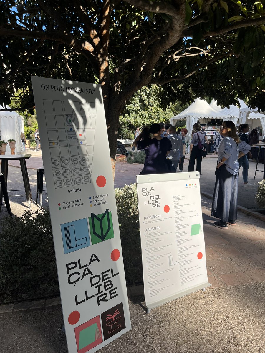 3000 llibres de fons en valencià. 
“És tan important que no podem deixar que les <a href="/placadelllibre/">Plaça del Llibre</a> es deixin de fer”, ens van dir fa algunes setmanes <a href="/FiguerolaJ/">Jesús Figuerola</a> i Teresa Val, de la <a href="/FundacioFull/">Fundació FULL</a>.
La de València ja està en marxa al <a href="/JardiBotanicUV/">Jardí Botànic UV</a>.
Alegria.
<a href="/lletres/">Lletres catalanes</a>