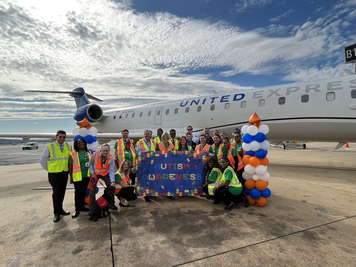Today team @united , @GoJet_Airlines and @Reagan_Airport came together to support Wings for All with the @TheArcofNoVa   The event was successful because of the great support from everyone.  @LouFarinaccio @jacquikey @DJKinzelman #goodleadstheway