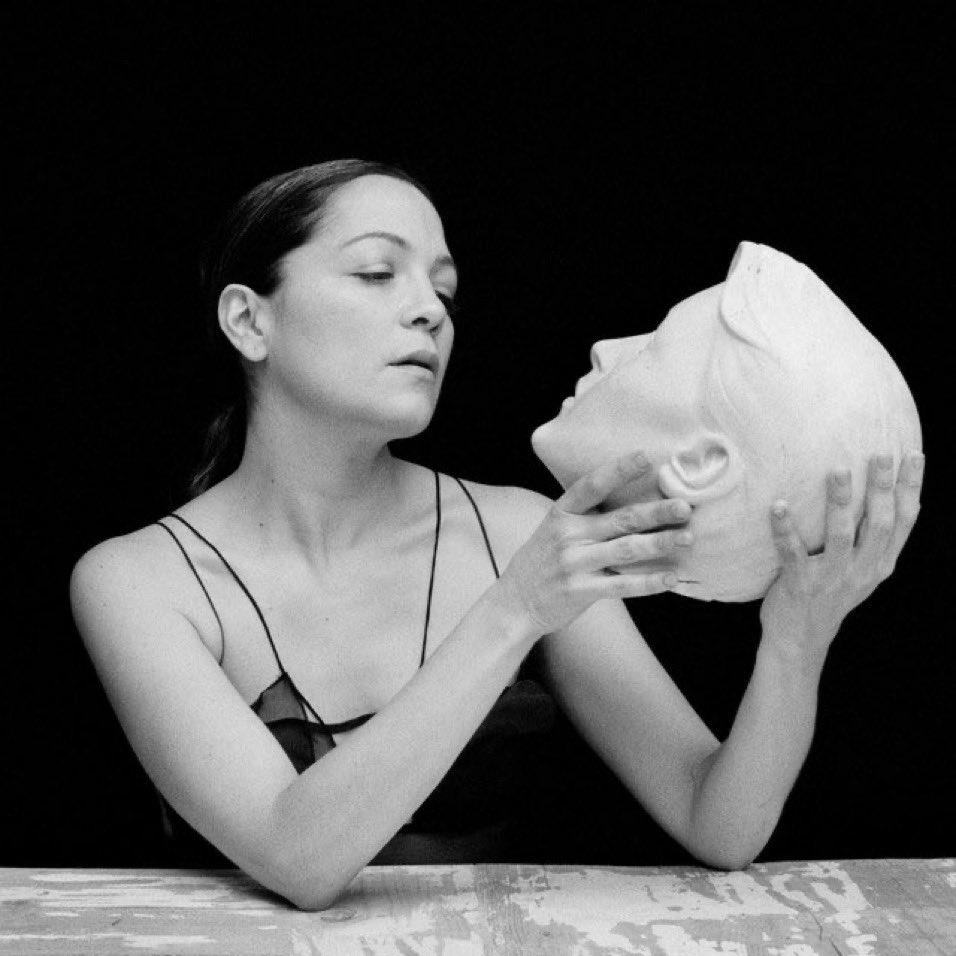 El 28 de octubre del 2022, Natalia Lafourcade gestó una de las grabaciones hispanas más sublimes de la presente década.

Hoy se conmemora el primer aniversario de ‘De todas las Flores’, su noveno elepé, así como una reafirmación incontestable de sus virtudes compositivas.