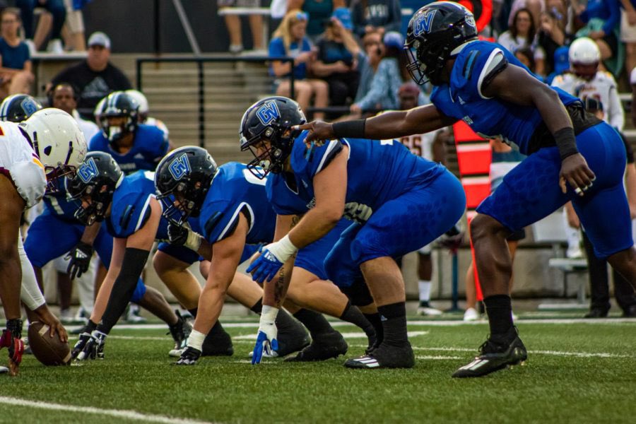 BigMTG50's tweet image. Enjoying a great Saturday will be at gvsu to watch their homecoming game can’t wait!! ⚓️🔵⚫️ @marty_martens82 @gvsufootball @GVSU_FBRecruits @CoachVitzthum @CoachPostmaGV @CoachZeekGVSU @CoachRumz58