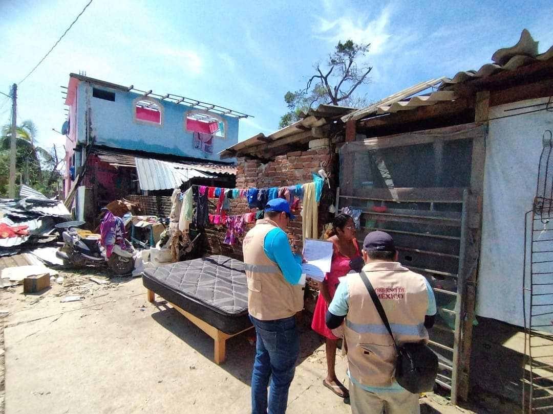 DamianAIcazar's tweet image. Mientras SEDENA, CFE, BIENESTAR y más personal de gobierno federal trabajan literalmente día y noche para lograr la normalidad en Guerrero.
La oposición se dedica a buscar donde aún no llega la ayuda para difundir que el gobierno no hace nada.

Representan la miseria humana.