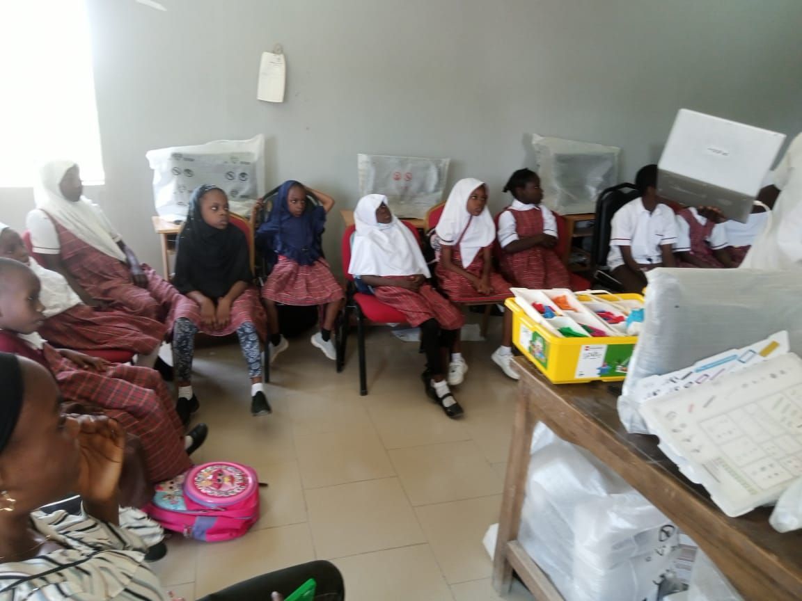 coderina's tweet image. Double session
Its a double session with the students of Alphabetics of Phonics Primary, at Bauchi National Library.
#coderinaib
@sap4good @dowNewsroom @NigEducation @FIRSTLEGOLeague @Ford @firstweets @LEGOFoundation
#STEAMeducation #SaturdayVibes