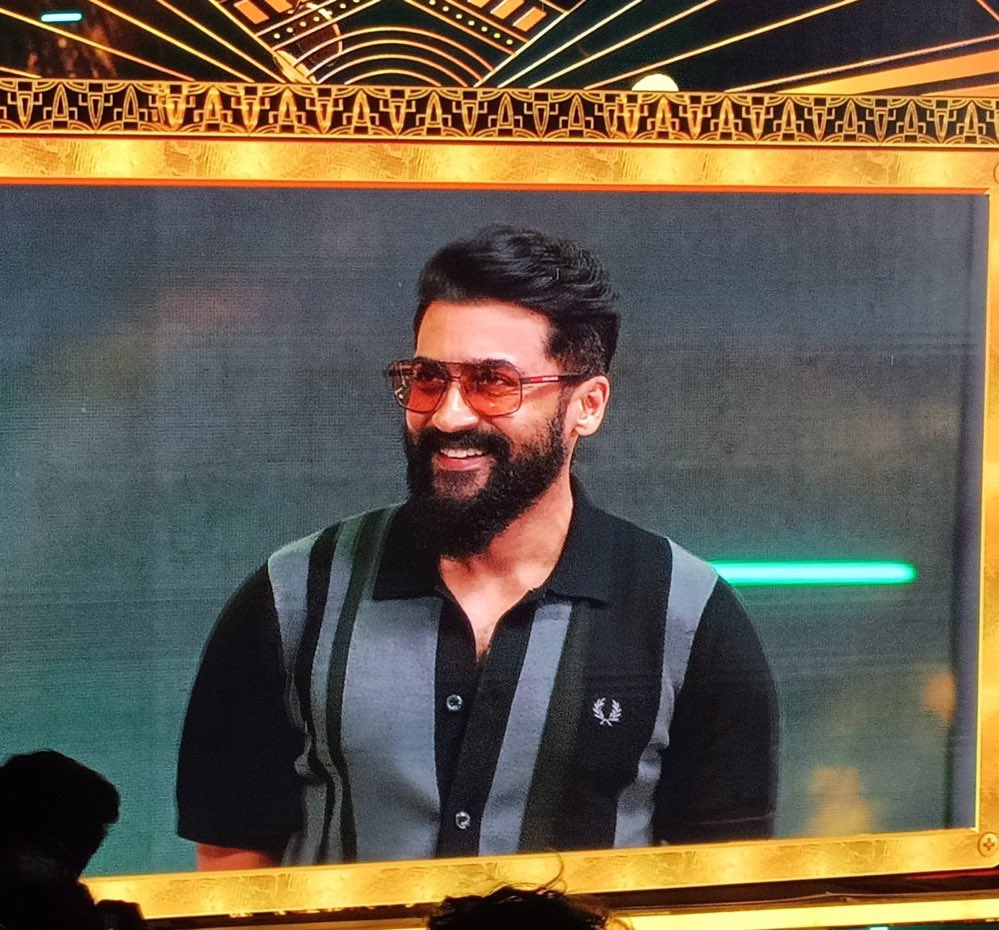 RockybhaiOffcl's tweet photo. Thalaivan First Time Cooling Glass Pottu Stage La I Think....Rolex Vibe La Irukkaru Pola😁🔥 https://t.co/uEKclgMLXE