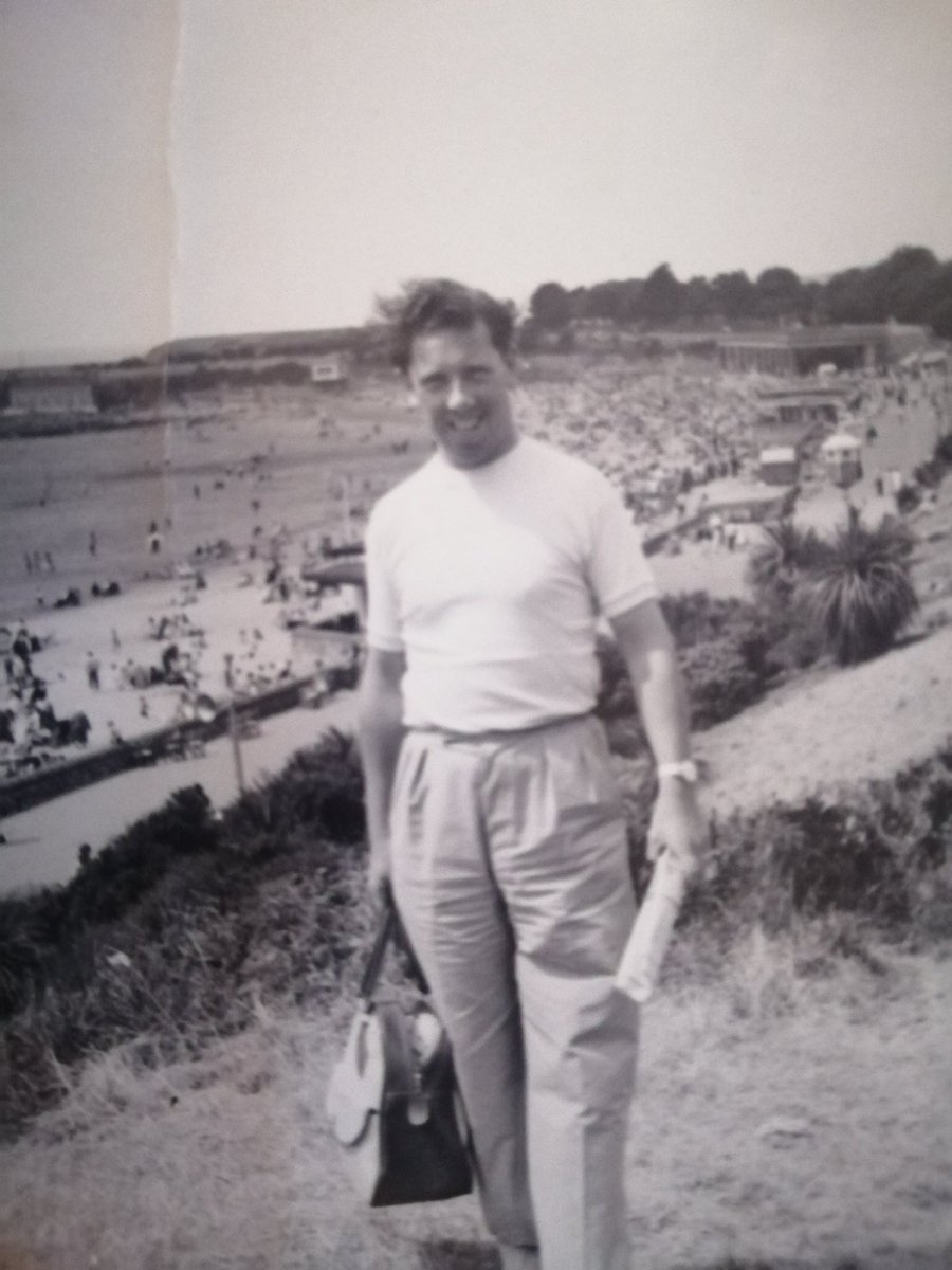 Stradders_'s tweet image. Found this picture of my Grandad in his youth at Barry Island. Can't help but see a little @RobBrydon in it or is this just my baby brain 😅? #barryisland