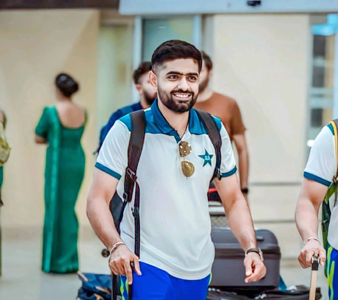 JunaidBabarian's tweet photo. PROMOTION TIME ‼️ 

🚨🚨 No Babar Azam fan should have less than 1,000 followers: Everyone who will Like my tweet i will follow him/her and He/she should also follow me back! https://t.co/xewwsJBn9F