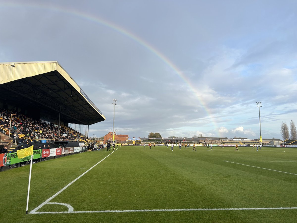 Southport 0-1 Banbury United

Safe travels home to Banbury. Unfortunate today, but massive thanks to Peter Mitchell from @BigHelpProject for buying everyone a pint in the bar before the game. Very bright days ahead for this football club. Up the Port 💛