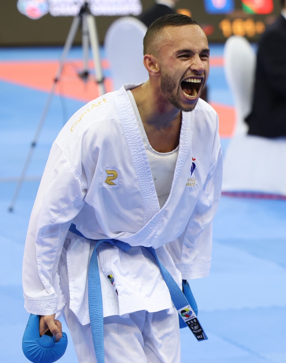 🇫🇷 TRIPLE CHAMPION DU MONDE 🤩

Nouvel exploit historique pour notre champion olympique qui devient le premier karatéka Français triplement couronné 🥇🥇🥇

<a href="/Steven_DaCosta/">Steven Da Costa</a> 👑