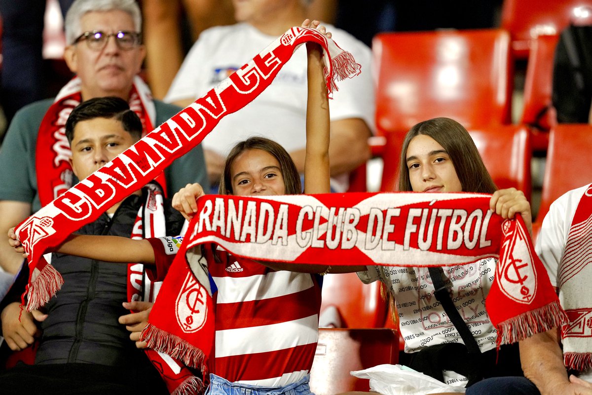 Granada CF ❤️⚪️ tweet media