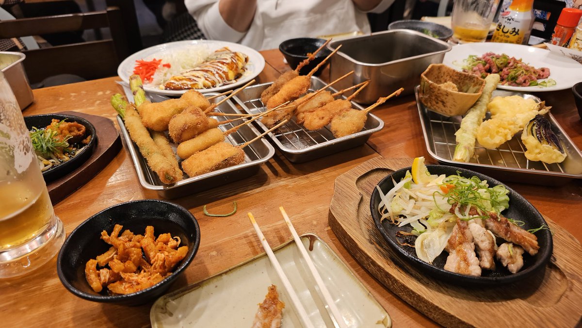 12_DG_22's tweet photo. 本日はとある場所で密会…🤭
先輩後輩と串カツ食べて呑んだり射的したりカラオケ行ったり楽しかった🤗 https://t.co/5fqvpdbSMp