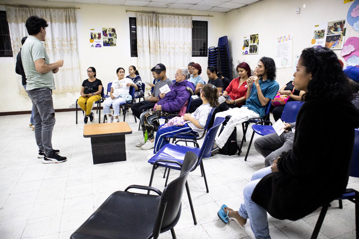 corpicacho's tweet photo. "No dejes tu calidad de vida a la suerte" esta frase rodeó nuestra conversación sobre la encuesta de percepción ciudadana de #MedellínComoVamos un espacio para el diálogo ciudadano entorno a lo que se viene tras las elecciones de este 29 de octubre. #MedellínVotaInformada https://t.co/5dsSSxYdKk