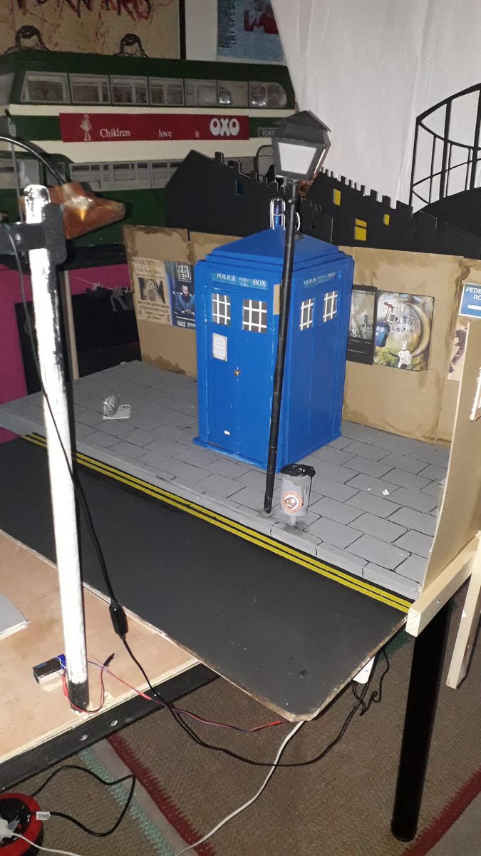 TockyTom's tweet photo. Meanwhile, back in Lawriewood, look Who's on set! Note authentically pale 1970s dog turd. Burning the news. What you can do when not watching telly, eh...?
Support our Kickstarter here: https://t.co/vmdwOffkvZ
MAKE ART NOT WAR! #GodSaveGaza https://t.co/AglIQ7ObIS