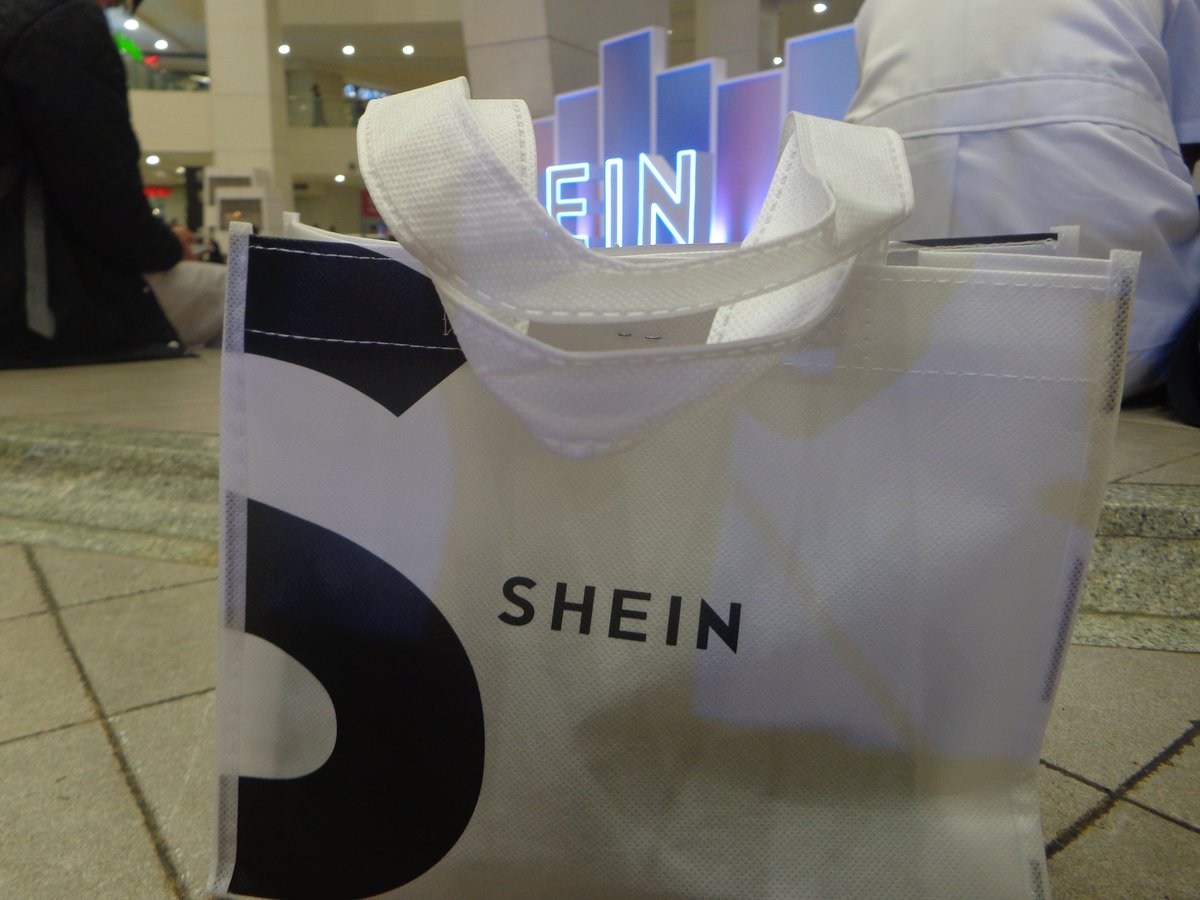 sexybeli's tweet photo. Got my budol at the FIRST EVER OFFLINE SALES EVENT of SHEIN PH!!!

Well, it is because of @bellemariano02 again hahahahah lagi talaga ako nabubudol when it comes to you.

#SHEINph #SHEINphpopup @SHEIN_Official https://t.co/bR0sSrE0CJ