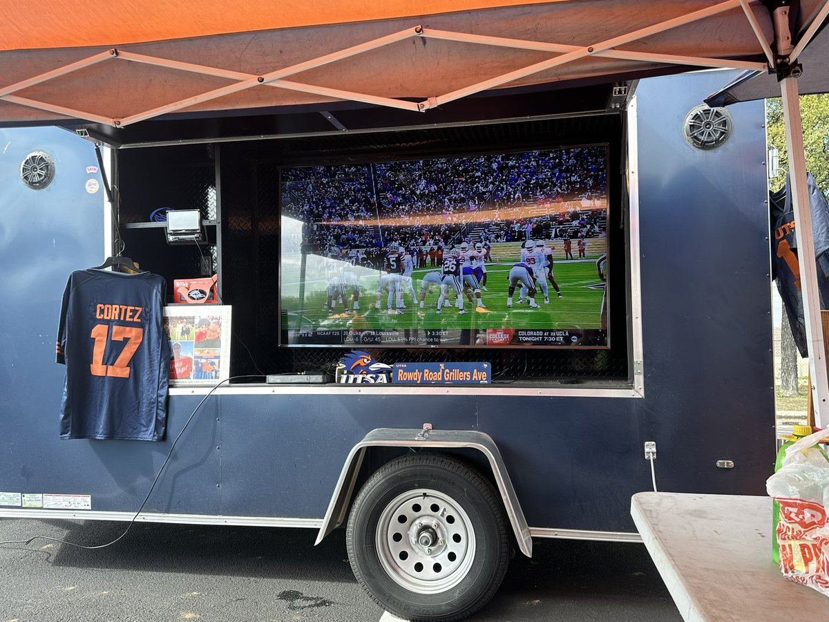 SATexan55's tweet photo. Great day to be tailgating supporting @UTSAFTBL. Stop by the tailgate at C-5 and sample the finest craft beer @SaintArnold, #SinfullySmooth @DevilsRWhiskey and #NoShoesNation @BlueChairBayRum!! https://t.co/0R00m0MR6D