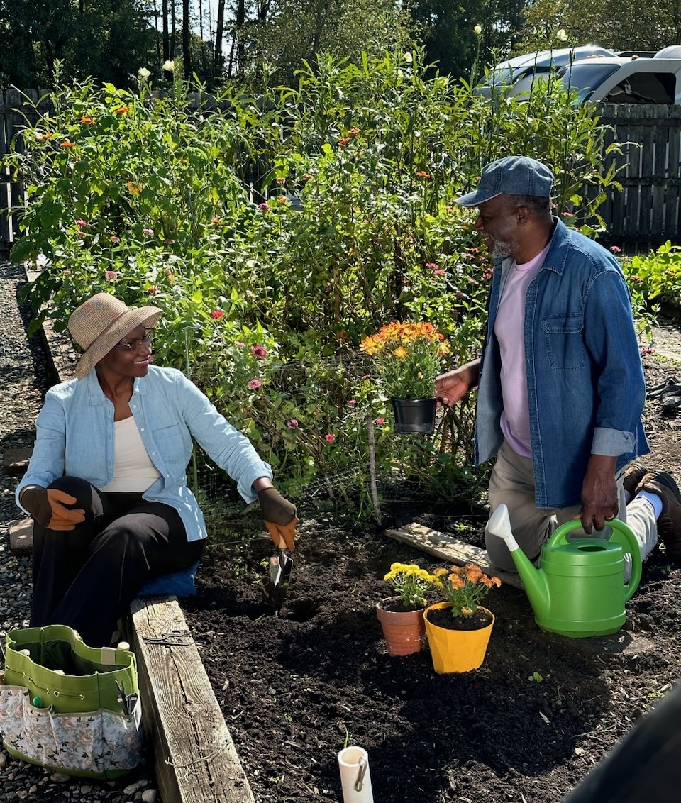 SMAmodeling's tweet photo. A beautiful fall Saturday spent in the garden with #smamodels Arlene and Kelvin  🌻🌱🍂  Such a fun and special shoot for Atlantic Shores senior living community, featured on television during the Golden Bachelor on ABC!! Proud of #teamsma 💚 https://t.co/WuTRMewFme