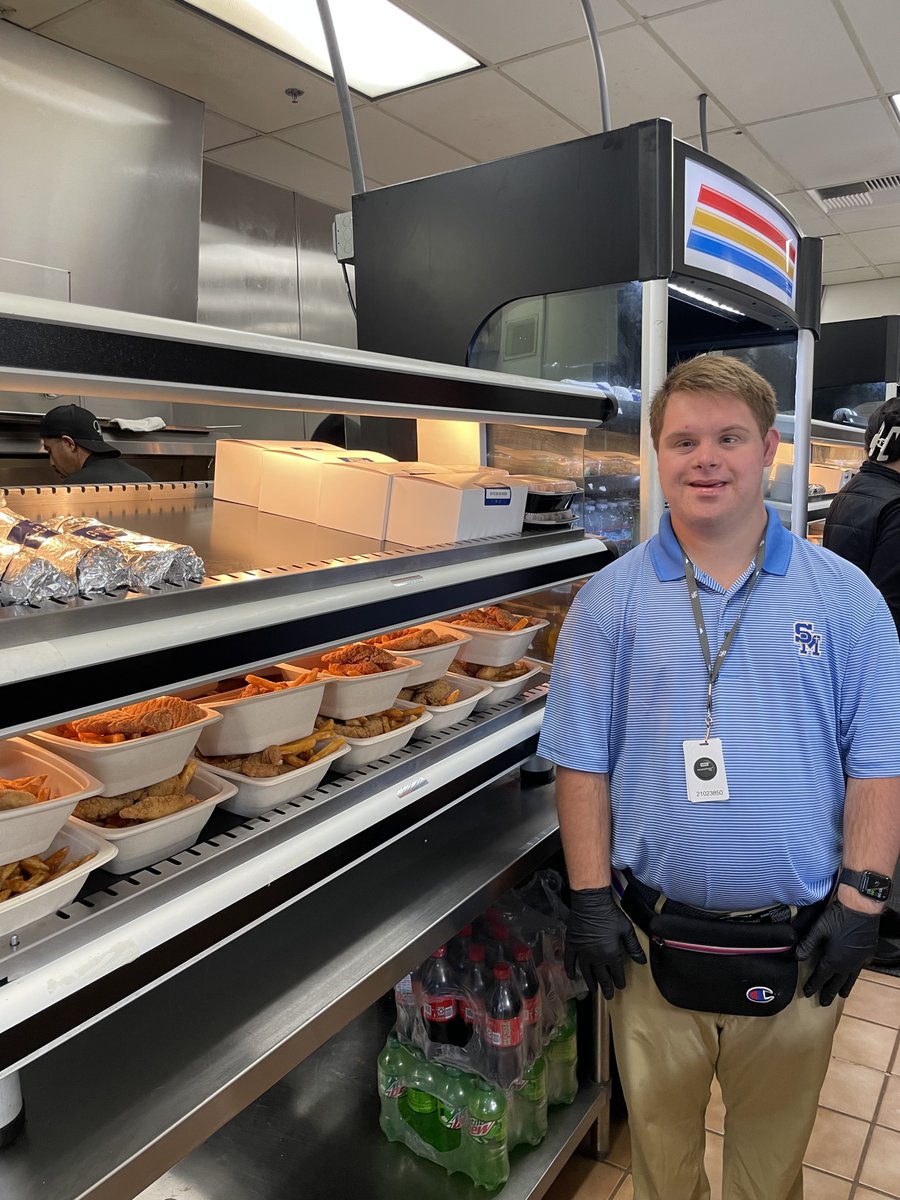 Thank you @bestbuddiesca for featuring Charlie and SMCHS. He is a light on our campus. #NDEAM 
smhs.org/about/communic…