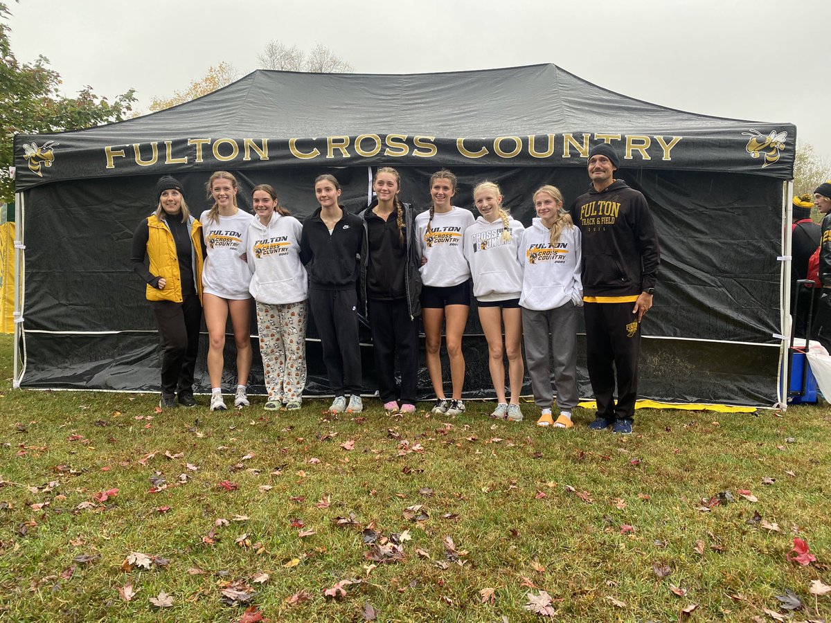 CoachGYates's tweet image. #fultonhornetsxc girls team is headed to State!!!  Emery Mayfield wins the Class 4, District 2 Championship race in 18:12.40, setting a new school record!  The team places 4th, qualifying to run in the state meet next Saturday!  #fultonproud @FPSActivities