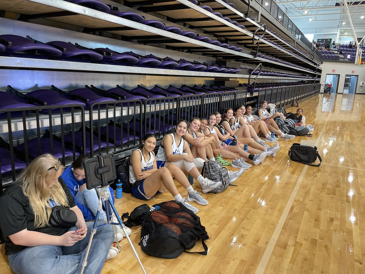 Cheightsladydev's tweet image. Lady Devils are ready  for their 1st scrimmage of the year.  
@_peachesgallien @KenzieTemp09 @jakenziegal 
#Ohana