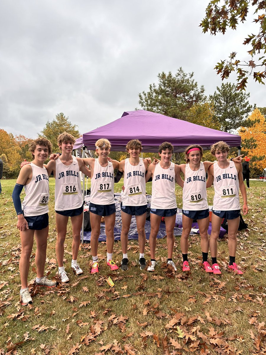 SLUHStudentLife's tweet image. Congrats to the Jr Bills Varsity Cross Country team on their District Championship!