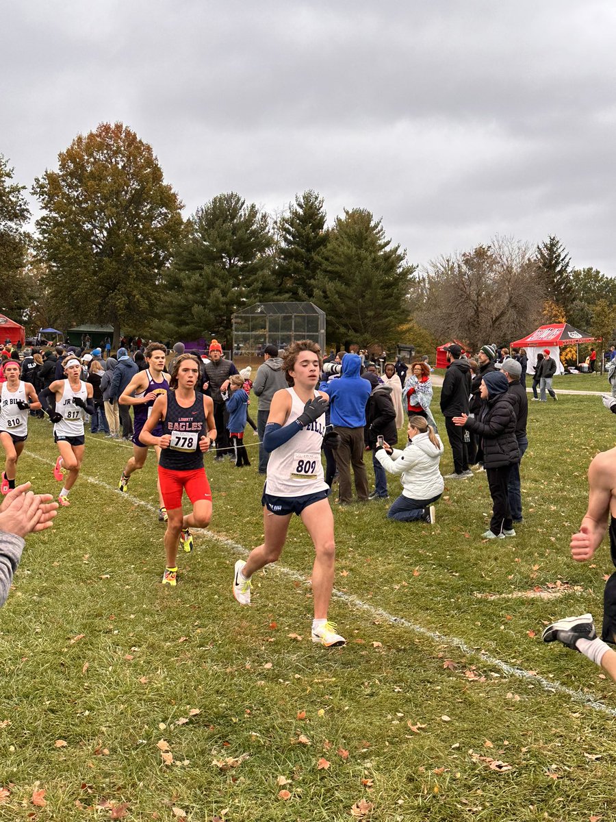 SLUHStudentLife's tweet image. Congrats to the Jr Bills Varsity Cross Country team on their District Championship!