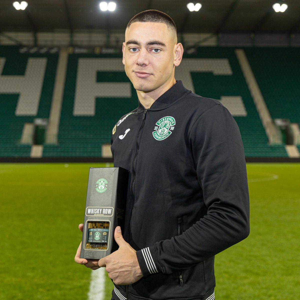 HibernianFC's tweet photo. What a performance today 👏

Lewis Miller is our @WhiskyRowEdin Man of the Match! 🏅🥃 https://t.co/0hfu9nrepz