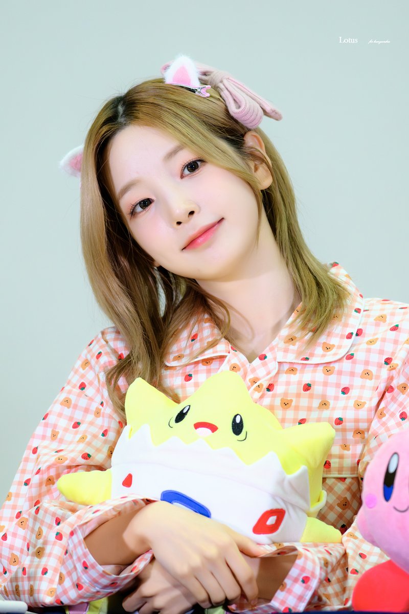 RP_1206's tweet photo. 231028  팬사인회    

#Rocket_Punch #로켓펀치 
#YEONHEE #연희 #김연희

@RocketPunch https://t.co/3YWtqaSpl0