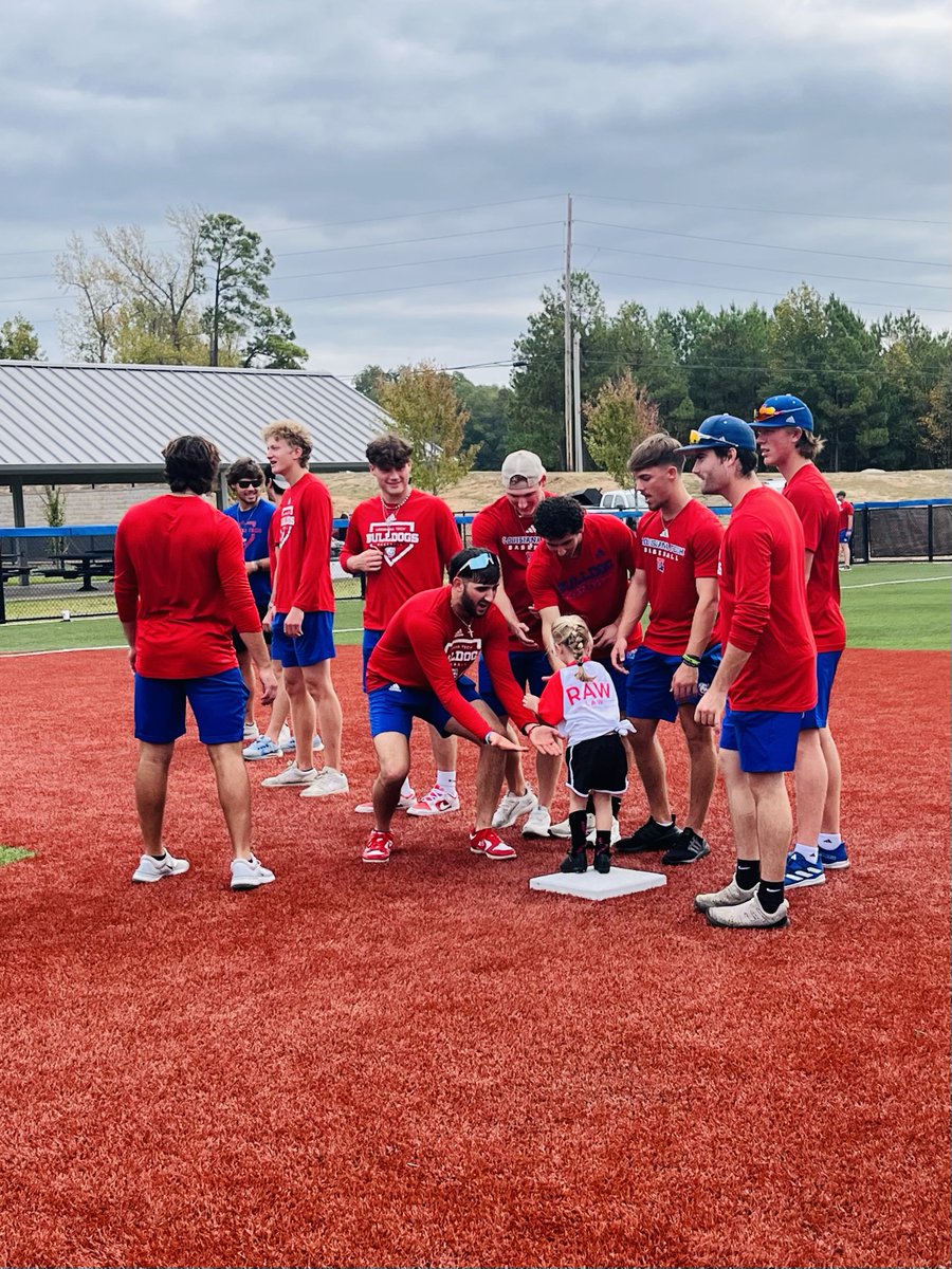LATechBSB's tweet photo. It’s all about giving back to the community 🫶

#JunkYardDogs 🐶 https://t.co/VqVIYRueyC
