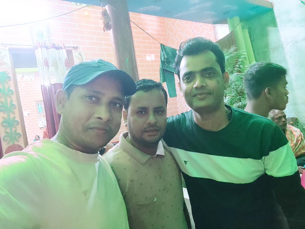 guptaji1122's tweet photo. #मिथिला/#पानमखान/#सुप्रसिद्ध/#कोजगरा:---
पद्मा गाँव निवासी स्टार कोचिंग सेंटर केर संचालक श्री सोनू कुमार आ श्री नीतीश मिश्रा जी के #मिथिलाक सुप्रसिद्ध पर्व कोजगरा के अवसर पय मखान आ पानक दृश्य 👈 #Mithila #Kojagara #Pan #Makhan #Jaymithila https://t.co/6fQZnkwrOP
