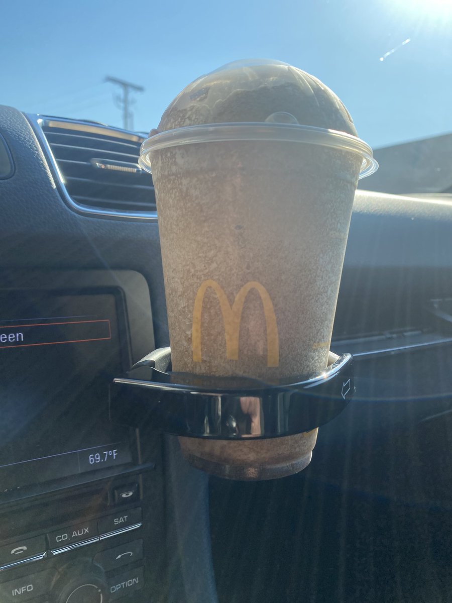 PoorGene's tweet photo. The margin in frozen #COKE must be absurd to put up with the downtimes for defrosting. https://t.co/3YycSuJWZ0