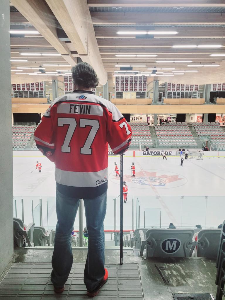 According2Luke's tweet photo. I didn't earn it. But so damn grateful and proud to be able to wear it.
#GoCanada🇨🇦
#WorldRingetteChampionships
#FastestGameOnIce https://t.co/HFDTZ4obID