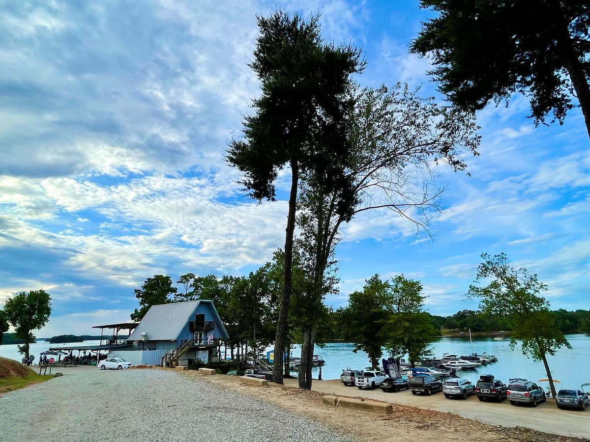 It's a beautiful day at Big Water ☀️ Come enjoy your weekend on the water with us!